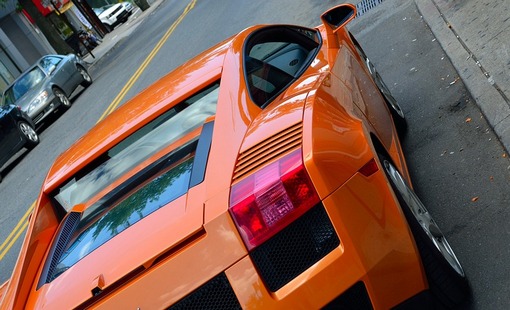 Мужчина купил и тут же потерял Lamborghini за 420 000 долларов/>
			</div>
			

			<!-- END PAGE POSTER -->

			<div class=